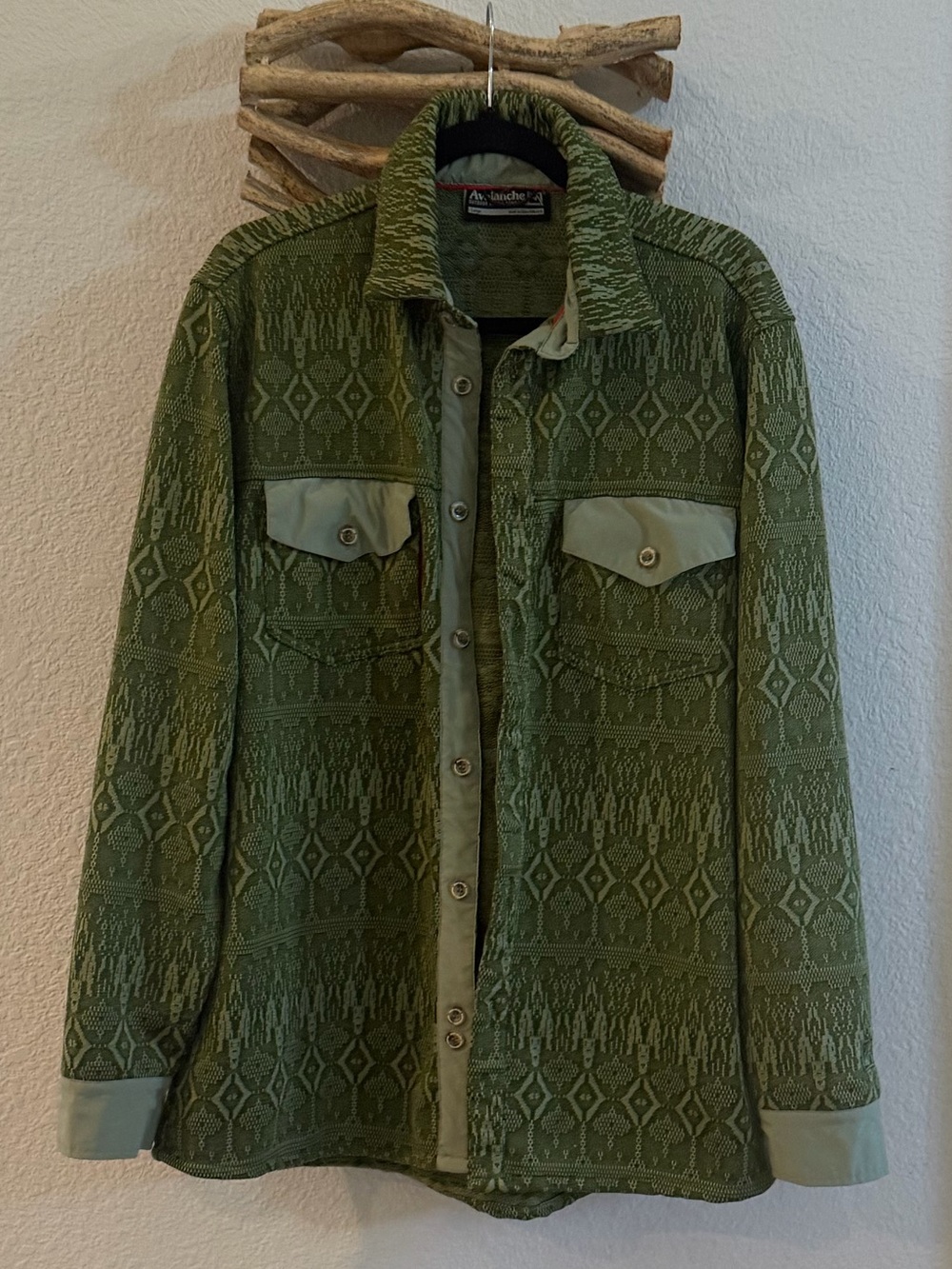 Avalanche OutdoorSupply Co Olive Green button Jacket shirt sz L men ROSSMORE